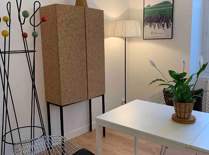 Secret Garden Apartment Ay-Champagne