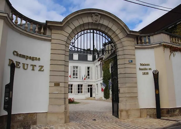 Secret Garden Apartment *